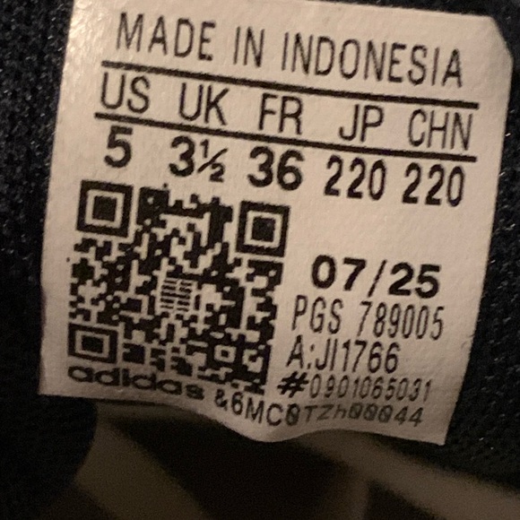 Adidas Court Base - Picture 5 of 5